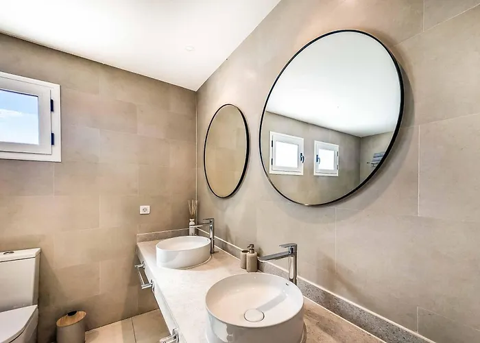 Leu * פוארטו קאלרו